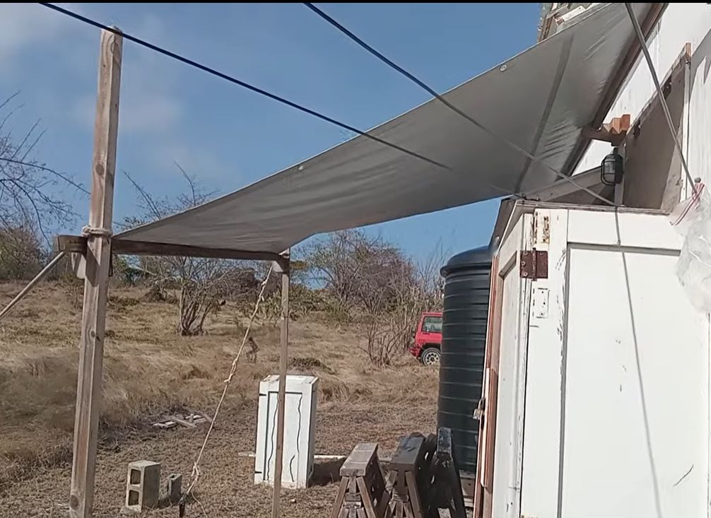 Flapping tarp